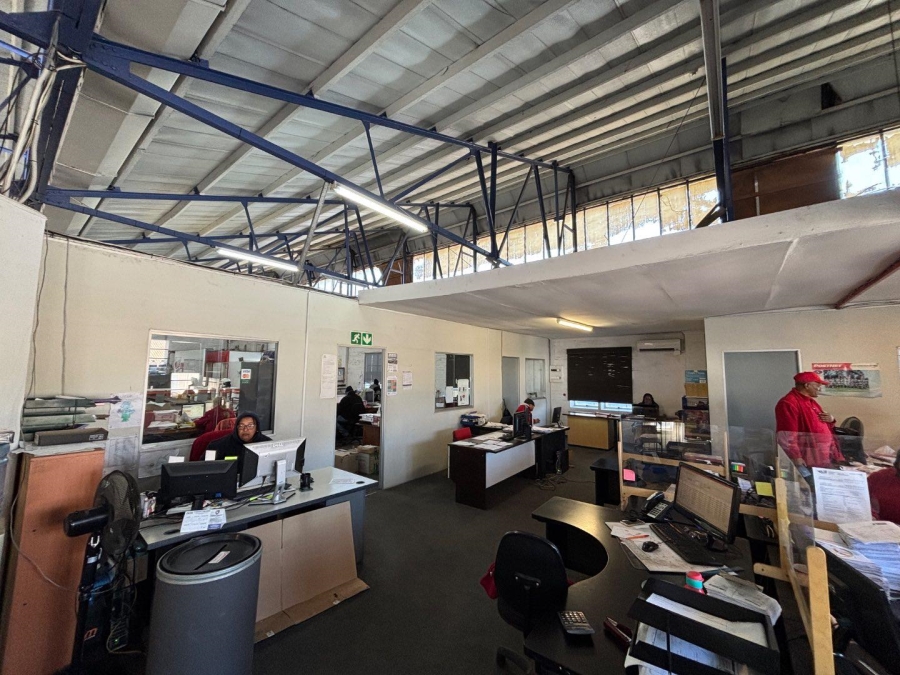 To Let commercial Property for Rent in Paarden Eiland Western Cape